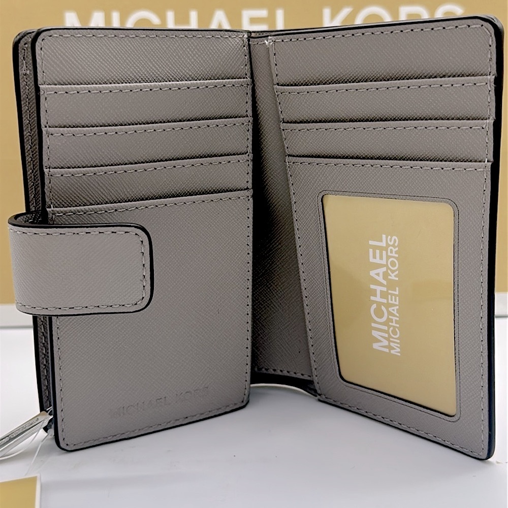 MICHAEL KORS Medium Saffiano Leather Bifold CN Wallet
PEARL GREY
NWT - Picture 8 of 14